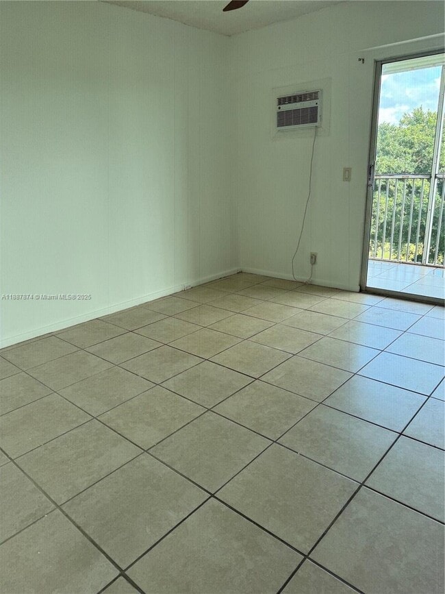 Building Photo - 13550 SW 6th Ct
