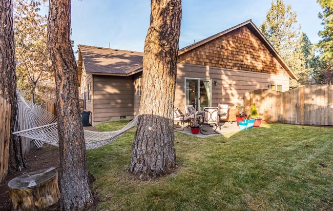 Building Photo - Single Level 2 Bed/2 Bath Townhome in Old ...