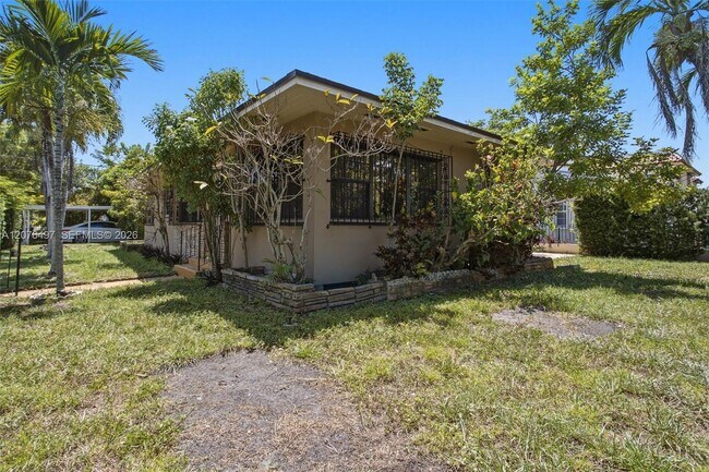 Building Photo - 1200 SW 18th Ave