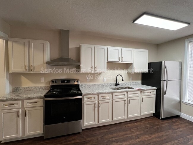 Building Photo - 1106 Doctor M.L.K. Jr Dr