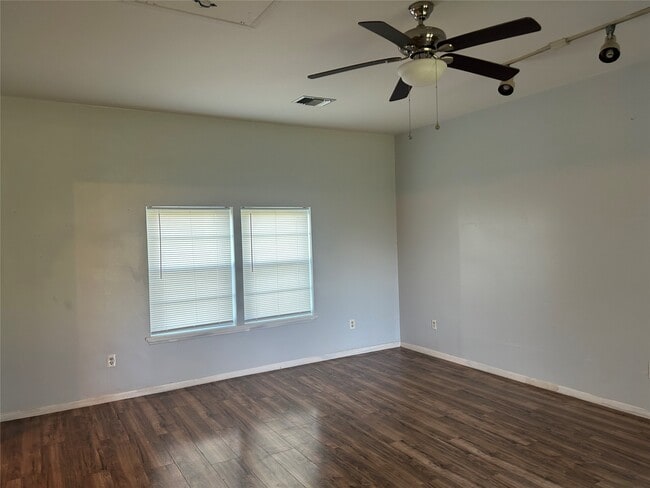 Building Photo - 17030 Morgan Ln