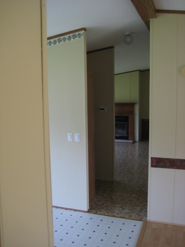 Building Photo - 124 Angie Dr
