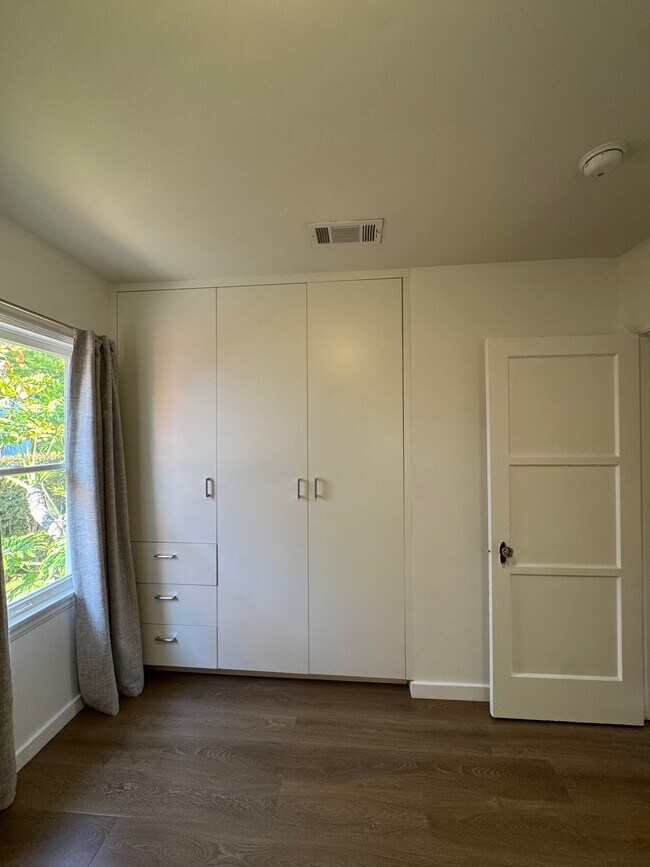 Building Photo - 838 14th St