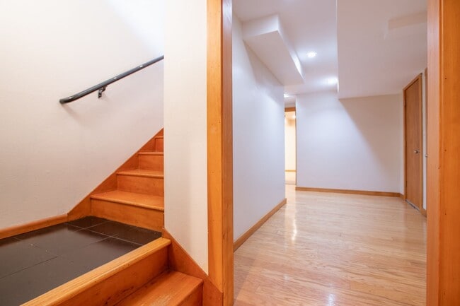 Building Photo - Magnolia 4 bedroom, 3 bathroom