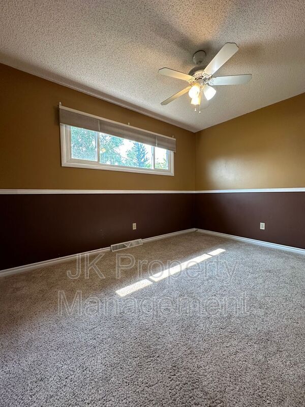 Building Photo - 710 48th St S