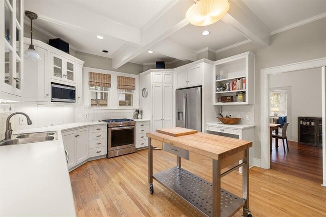 Building Photo - 105 Laurel Ln