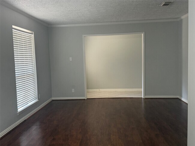 Building Photo - 11107 Sageking Dr