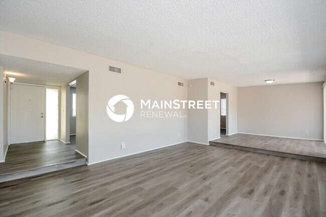 Building Photo - 3 Bedroom Pet-Friendly Home in TUCSON, AZ with Main Street Renewal