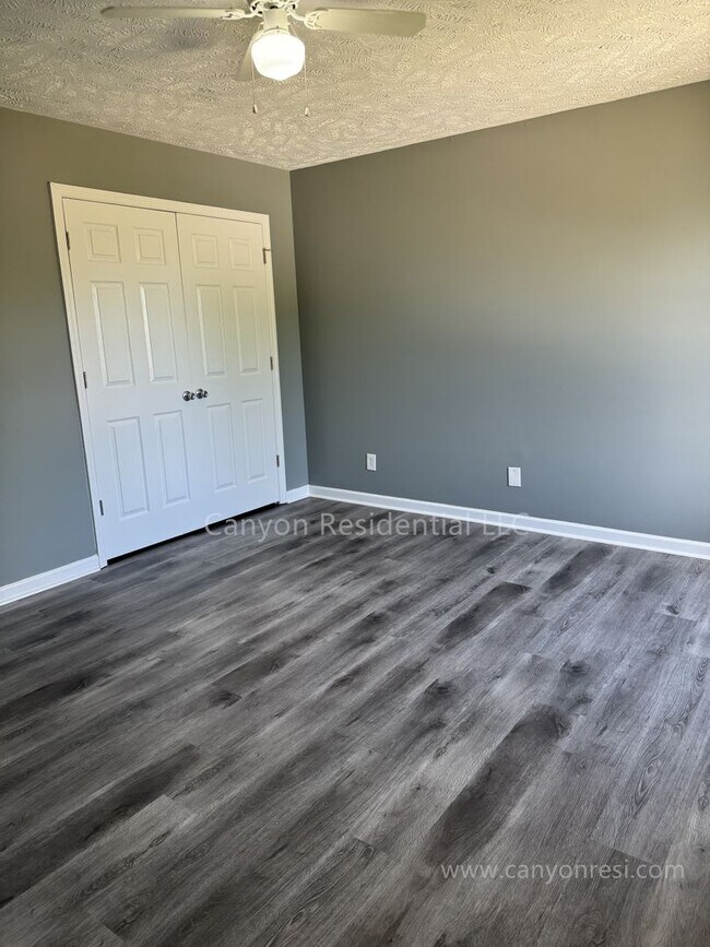 Building Photo - 1231 Alexwood Dr