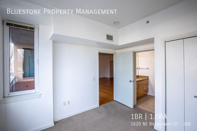 Building Photo - 1620 NE Broadway