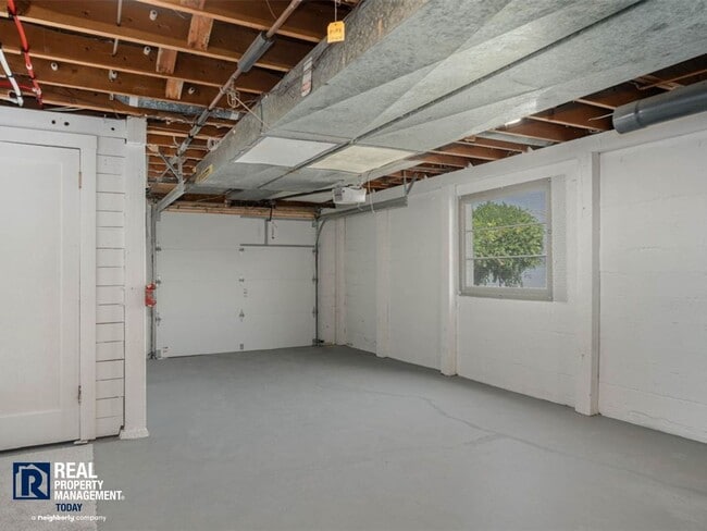 Building Photo - Rare Brown’s Point Beachfront Living – Stunning 3 Bed / 2 Bath Home!