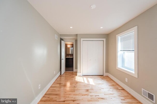 Building Photo - 3206 Elliott St