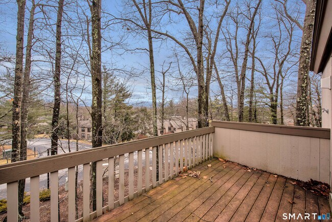 Building Photo - 7 Cottonwood Dr
