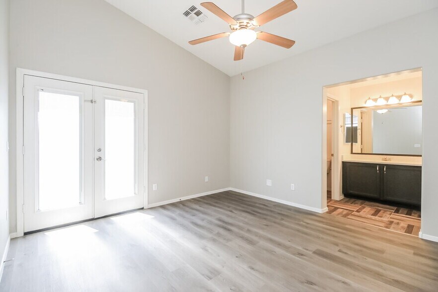Building Photo - 67 E Nolana Pl