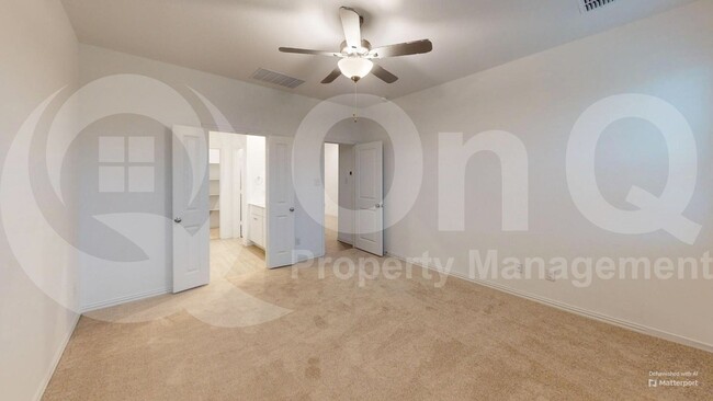 Building Photo - 1420 Rousseau Dr