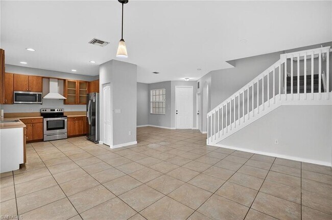 Building Photo - 7013 Romana Way