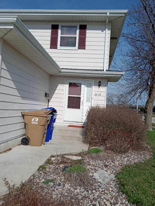 Building Photo - 3419 28th Ave