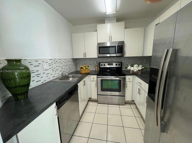 Building Photo - 20705 SW 81st Ct