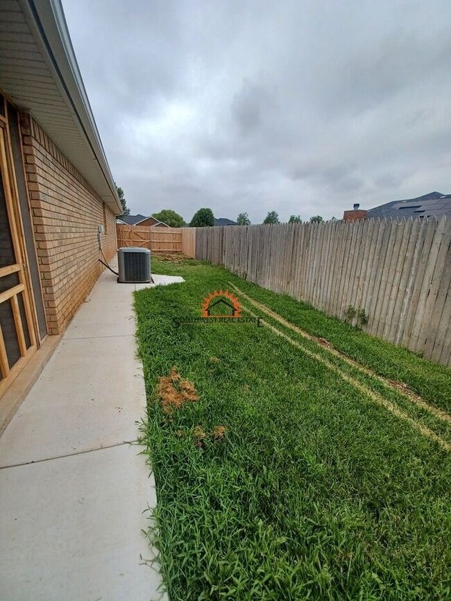 Building Photo - Cozy 2 bedrooms 2 bathroom duplex.