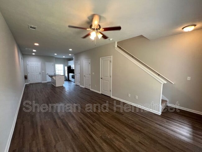 Building Photo - 672 Dobhill Ln