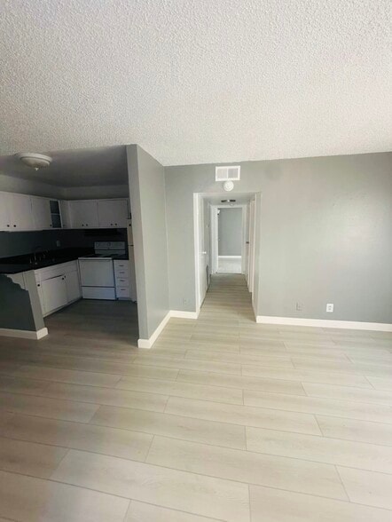 Kitchen - Pine Vista