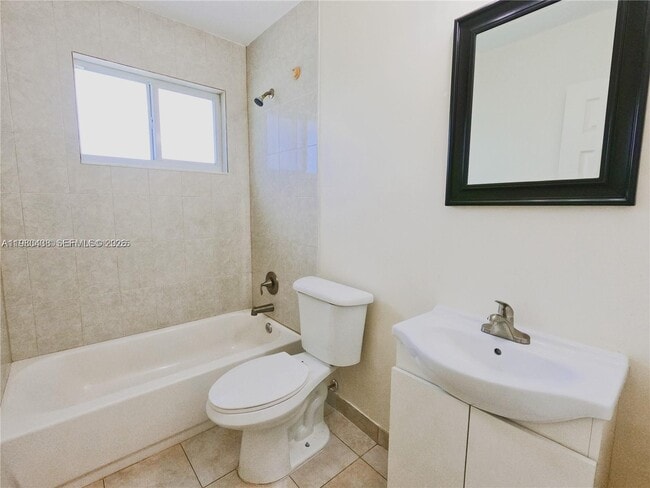 Building Photo - 4946 Serafica Dr