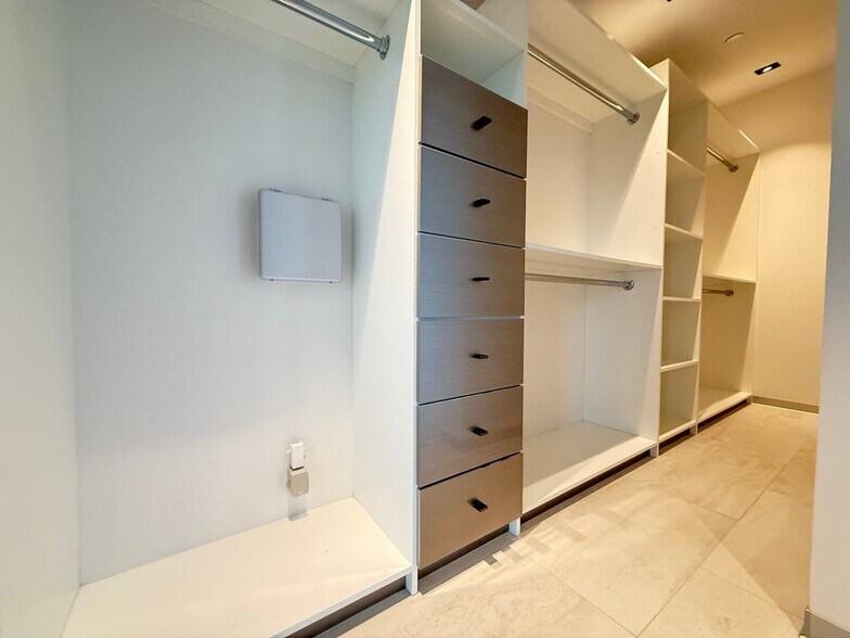 Building Photo - 4340 Prefumo Canyon Rd