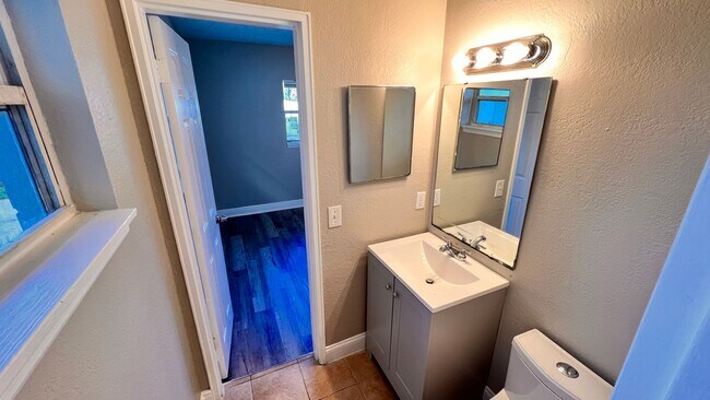 Building Photo - Charming 4 Bedroom, 2 Bathroom Home in Altamonte Springs!!