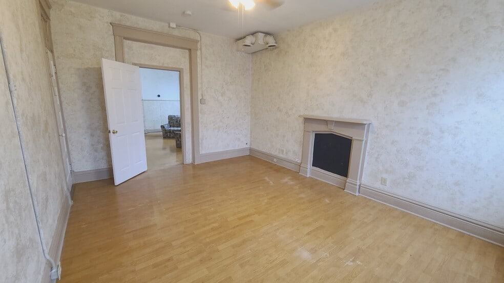 Bedroom - 2015 Bryan Ave