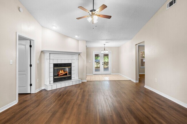 Building Photo - 502 Hyde Park Dr