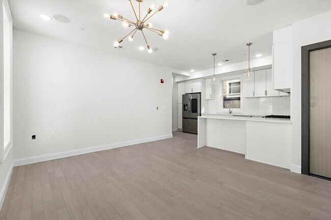 Building Photo - 131 Clifton Pl