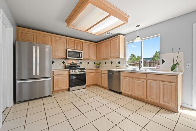 Building Photo - 2700 Cradle Rock Trl