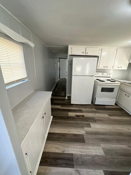 Building Photo - 7663 Bentwillow Dr