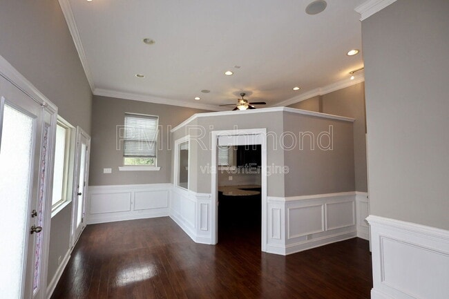Building Photo - 6924 Swanhaven Dr