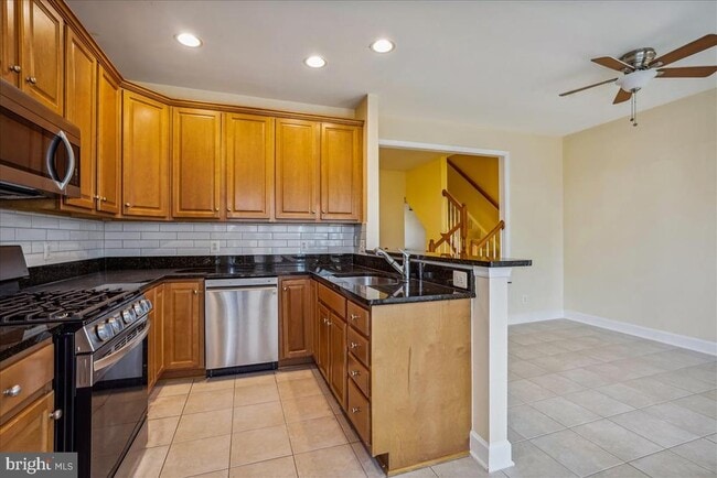 Building Photo - 2481 Walnut Rocker Ln
