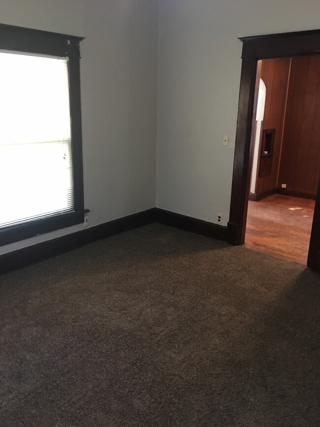 Building Photo - 1340 S Market St