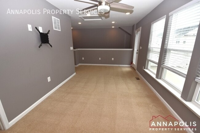 Building Photo - 7736 Cresap Ln