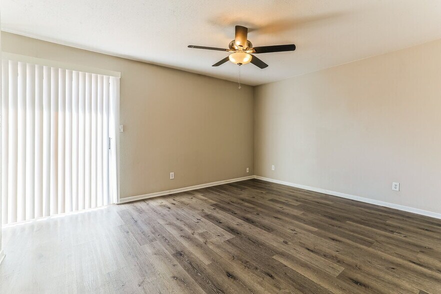 Building Photo - 1307 W Palo Verde Dr