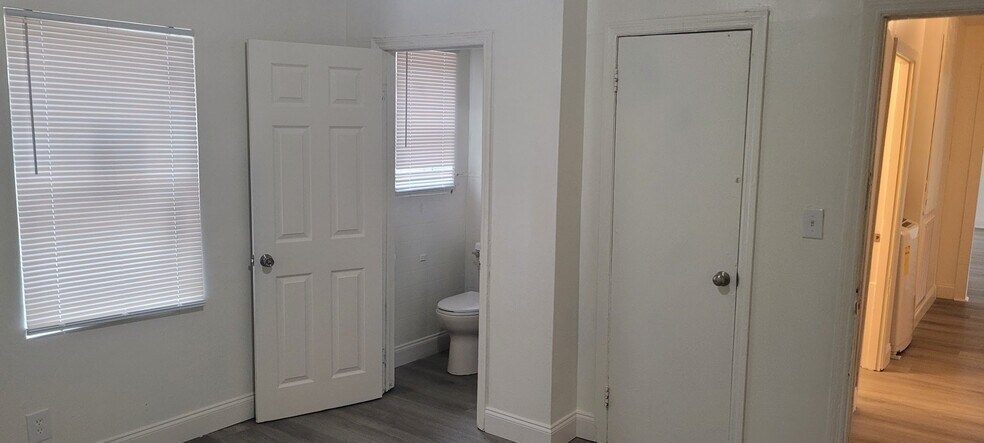 Building Photo - 113 Garland Ter