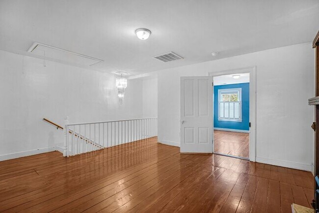 Building Photo - 1109 Caroline St