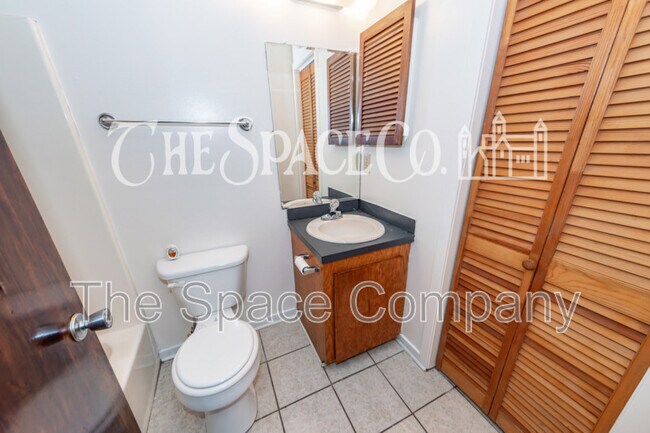 Building Photo - 2020 Coldspring Dr