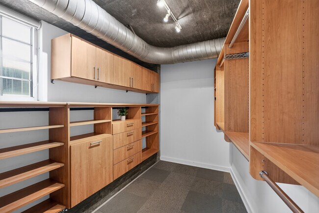 Building Photo - 123 Luckie St NW