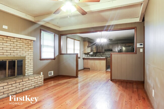 Building Photo - 1301 SW Morningside Dr
