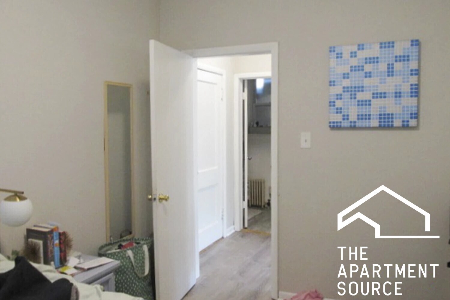 Building Photo - 722 W Roscoe St