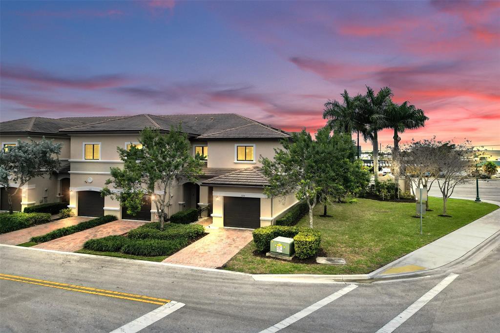 Building Photo - 4234 N Dixie Hwy