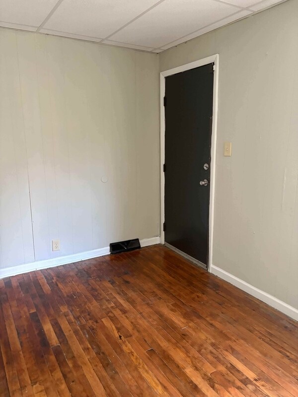 Primary Photo - 321 W Delavan Ave