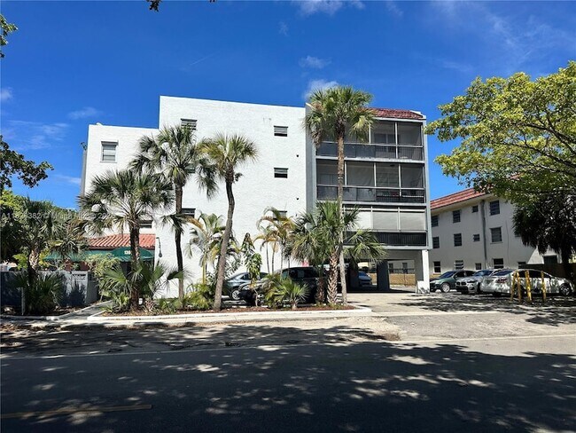 Building Photo - 13685 NE 10th Ave
