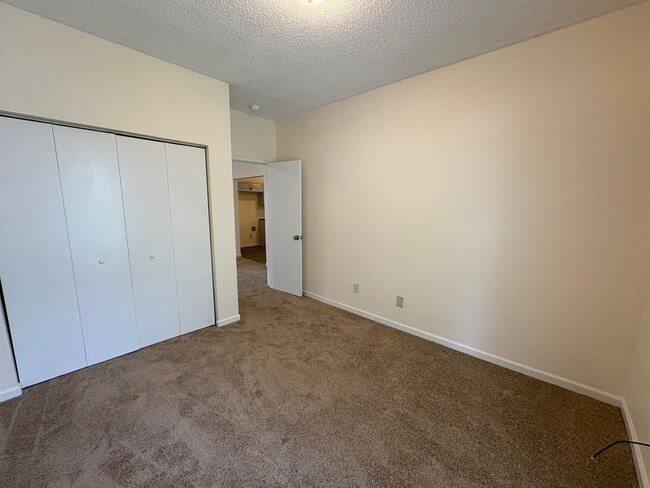 Building Photo - Cozy Two Bedroom Home!
