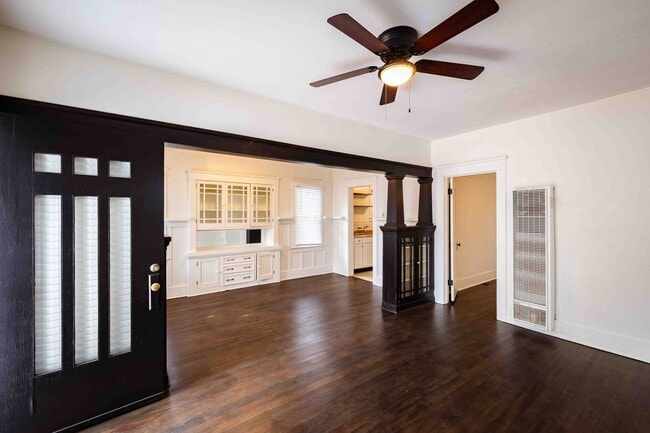 Building Photo - Georgia Street