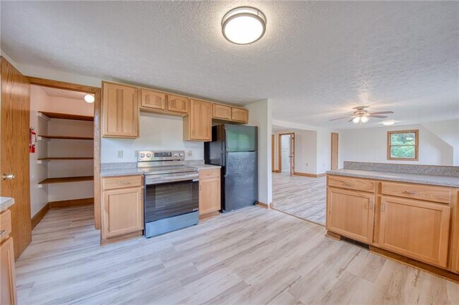 Building Photo - 4465 Mt Troy Rd Ext
